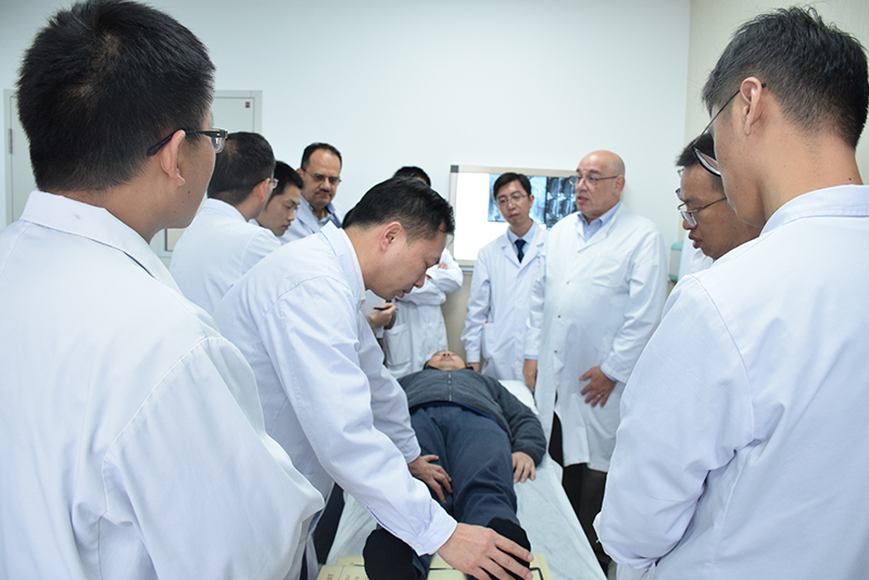 1573884031516241.jpg 疑难病例会诊.JPG